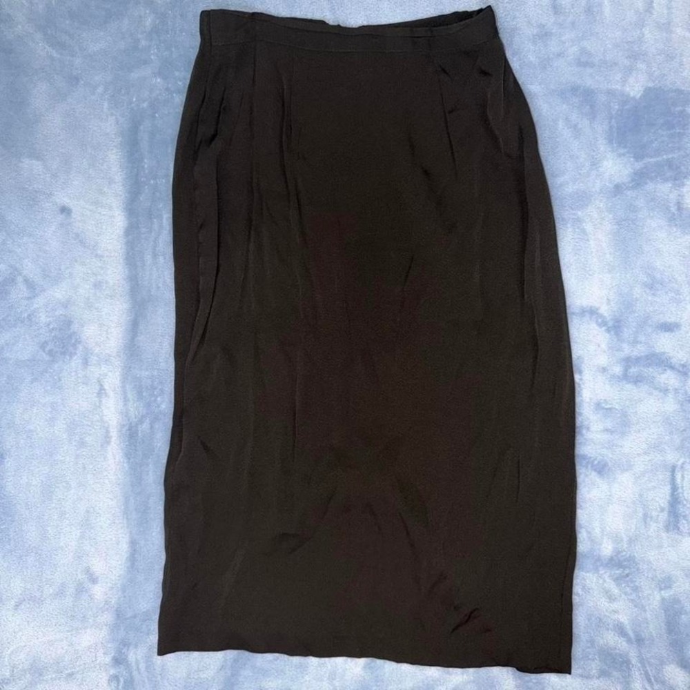 Vintage Black midi skirt with pleats and zipper on side. Size‎ m